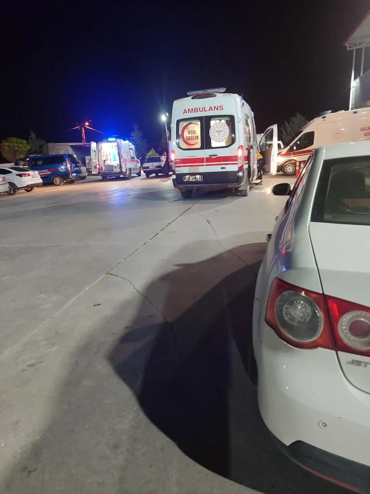 Haci Yemeginde Faciadan Donuldu 16 Kisi Hastanelik Oldu 3296786 202604270924 2