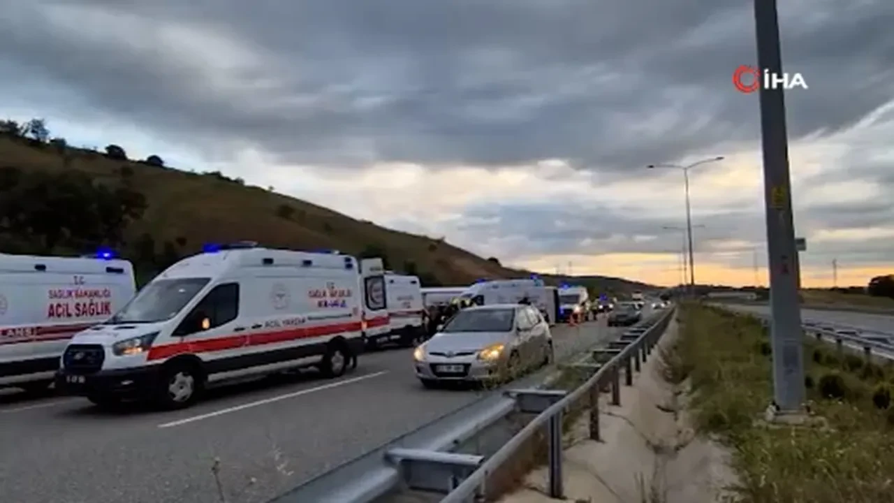 Balikesirde Yolcu Otobusu Devrildi Feci Kazada Cok Sayida Yarali Var 3336114 202605180901 1