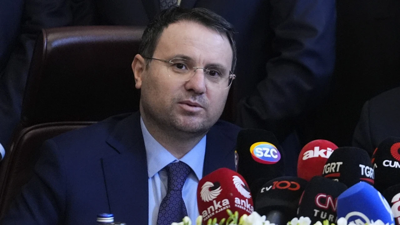 Bakan Gürlek açıkladı: Manipülasyon soruşturmalarında 20 tutuklama, 51 kişiye yurtdışı yasağı