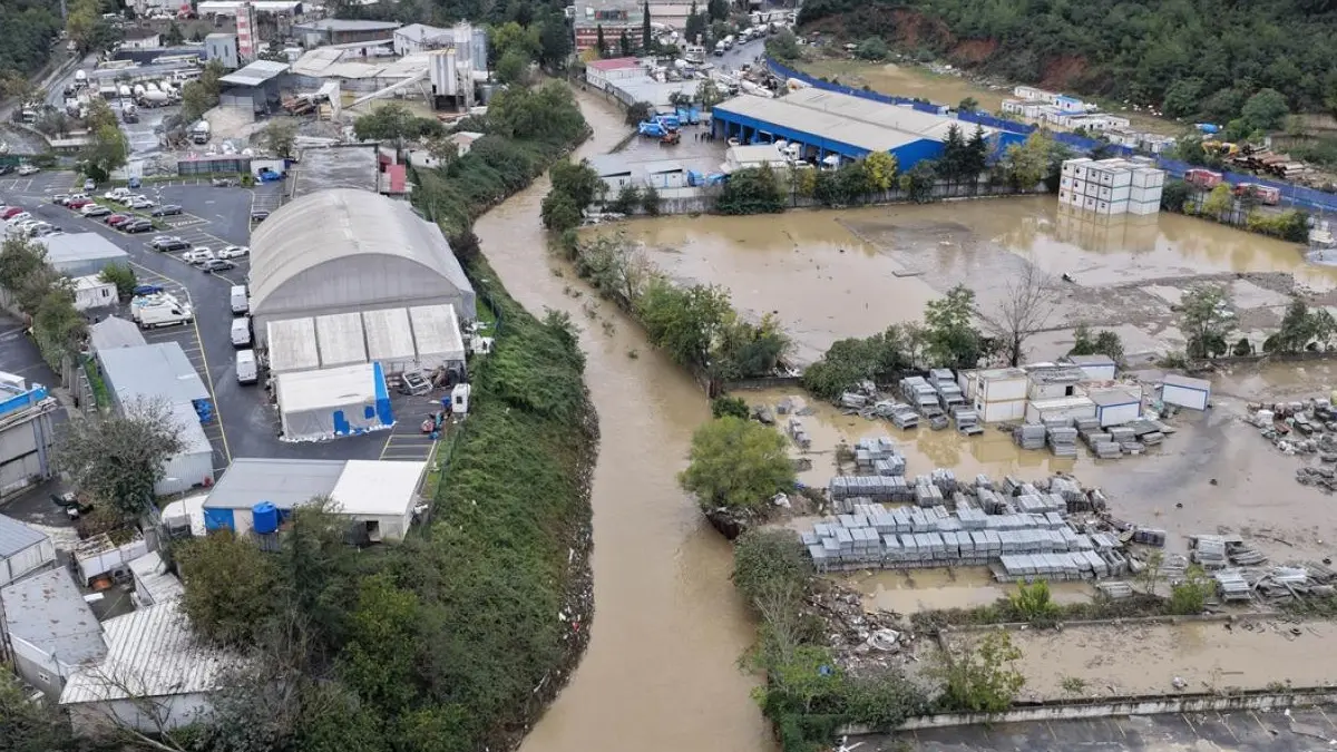 İstanbul'da sel faciasında son durum: Can kaybı 6'ya yükseldi, arama çalışmaları sürüyor
