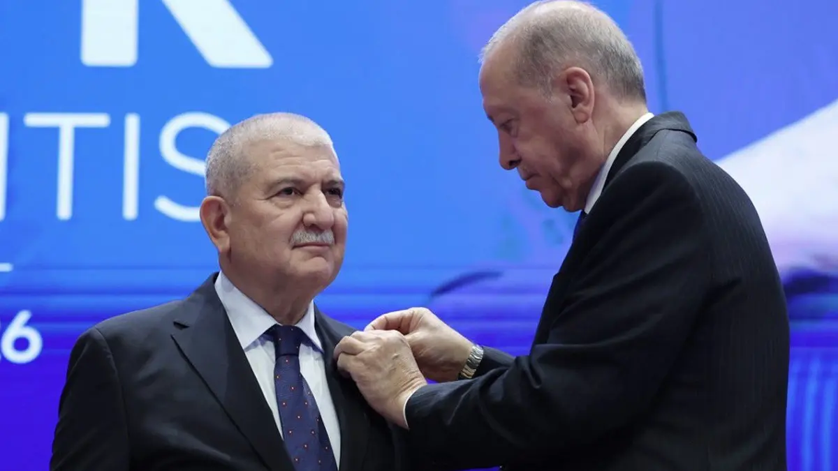 Erdoğan rozeti taktı, AK Parti’nin vekil sayısı 281’e çıktı