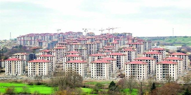 TOKİ’nin tamamladığı 3 bin 932 konutta teslimat yapılamıyor: Aileler bir yıldır bekliyor